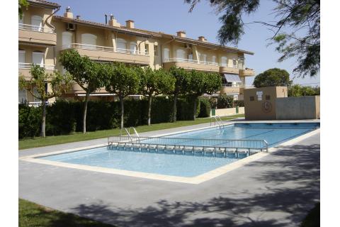 Apartament duplex amb vistes piscina y jardins